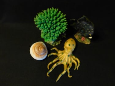 Aquatic-Themed Figurines Including Octopus Fish Tank Aquarium Decoration