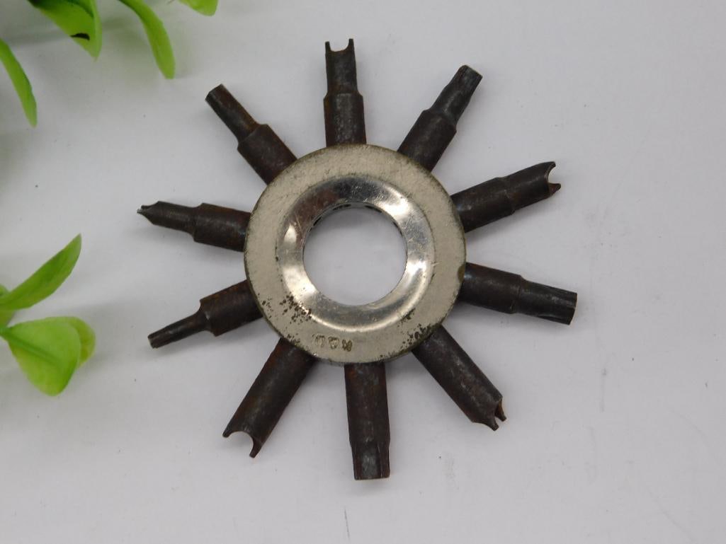 Multifunctional Punch Tool with Eight Cutting Heads WATCHMAKER WATCHMAKING TOOLS (1 of 3)