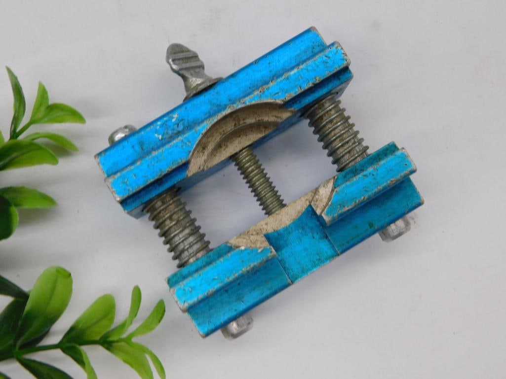 Blue Metal Clamp with Adjustable Screws WATCHMAKER WATCHMAKING TOOL (1 of 2)