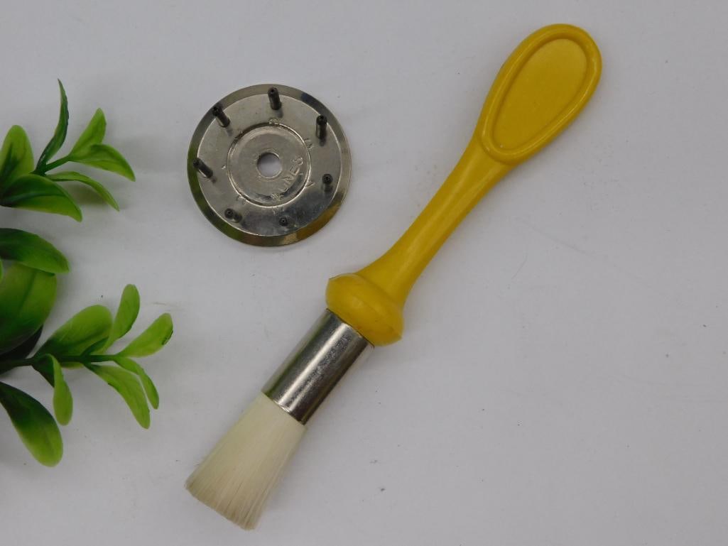 Vintage Yellow Handle Brush with Metal Disc Attachment WATCHMAKER WATCHMAKING TOOLS (1 of 3)