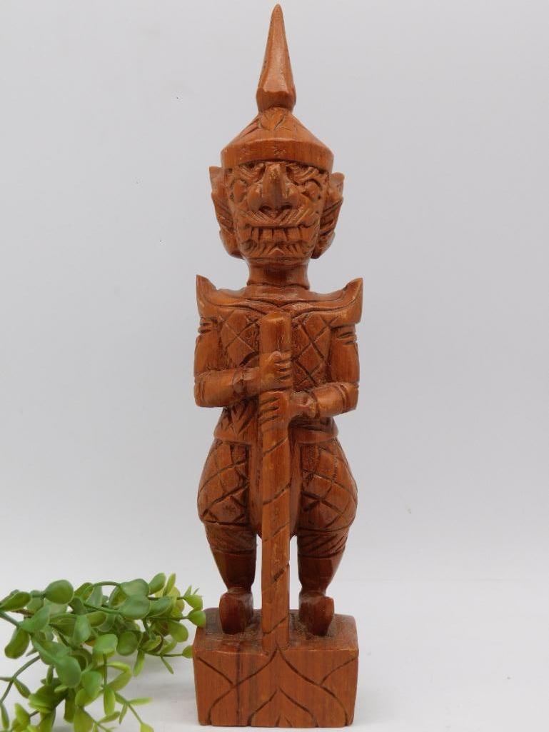 THAI TEMPLE GUARD STATUE (1 of 4)