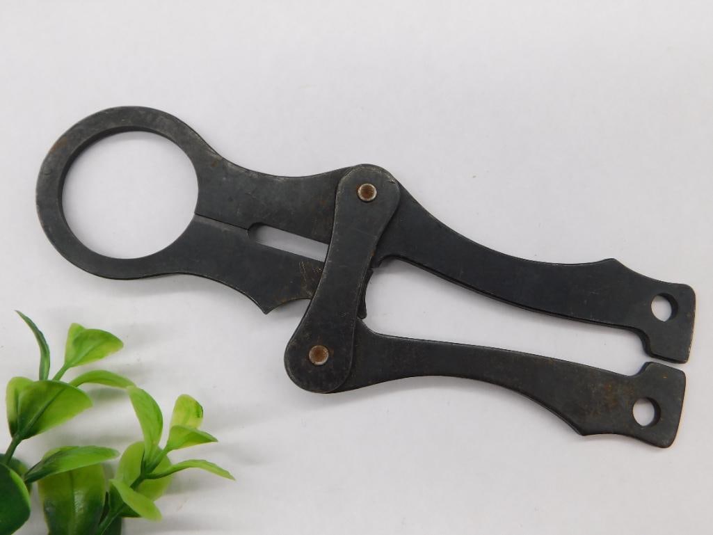 Vintage Metal Tool with Adjustable Grip WATCHMAKER WATCHMAKING TOOLS (1 of 3)