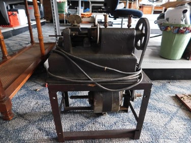 Independent Lock Co. Key Cutting Machine with Accessories