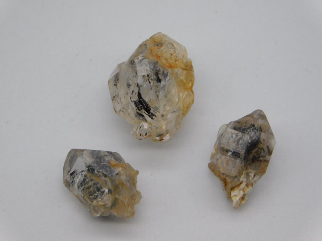 BLACK HERKIMER DIAMOND 35 CARATS Chalcopyrite: BLACK HERKIMER DIAMOND 35 CARATS Chalcopyrite