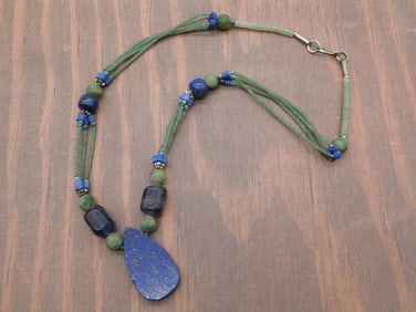 MIXED STONE NECKLACE ROCK STONE LAPIDARY SPECIMEN