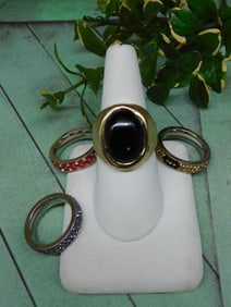 STONE RINGS ROCK STONE LAPIDARY SPECIMEN