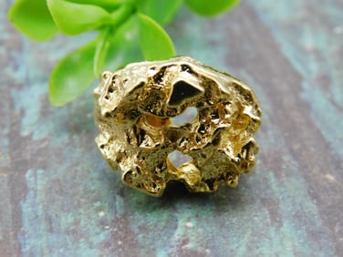 GOLD TONE RING