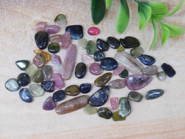 TOURMALINE ROCK STONE LAPIDARY SPECIMEN