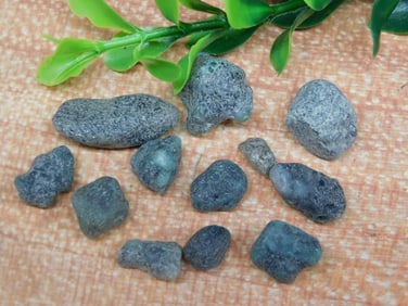 ROUGH EMERALD ROCK STONE LAPIDARY SPECIMEN