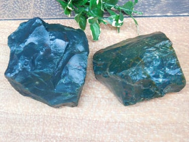 BLOODSTONE ROCK STONE LAPIDARY SPECIMEN