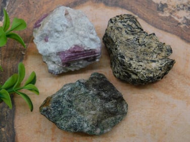 MIXED ROUGH LOT ROCK STONE LAPIDARY SPECIMEN
