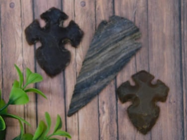 HAND KNAPPED ARTIFACTS ROCK STONE LAPIDARY SPECIMEN