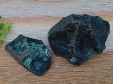 BLOODSTONE ROCK STONE LAPIDARY SPECIMEN