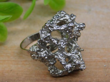 SILVER TONE RING