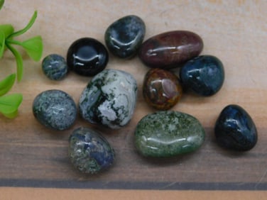 MIXED LOT ROCK STONE LAPIDARY SPECIMEN