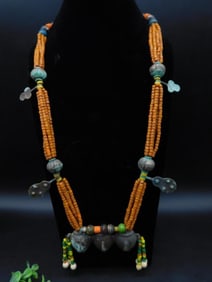 AFRICAN TRADE BEAD Beaded Necklace with Three-Face Pendant and Mixed Accents