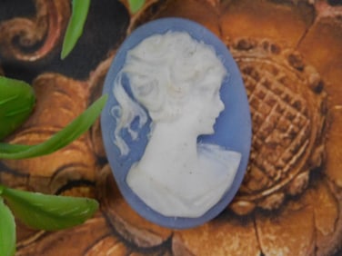 Vintage Blue and White Cameo Cabochon
