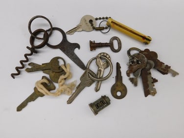 Vintage Keys and Metal Accessories Lot