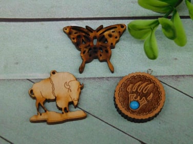 WOODEN PENDANTS ROCK STONE LAPIDARY SPECIMEN