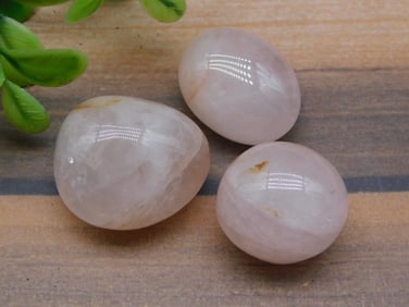 ROSE QUARTZ ROCK STONE LAPIDARY SPECIMEN