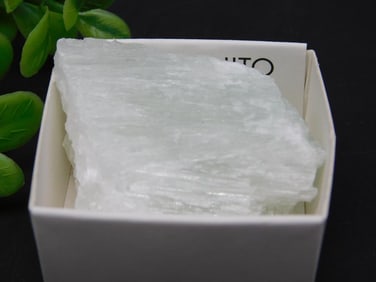 GREEN ARAGONITE ROCK STONE LAPIDARY SPECIMEN