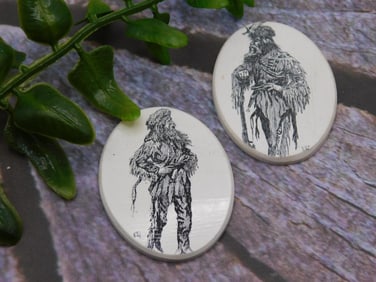 SCRIMSHAW CABOCHONS ROCK STONE LAPIDARY SPECIMEN