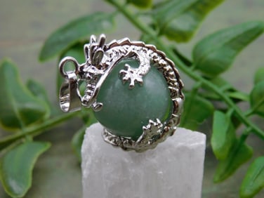 AVENTURINE DRAGON PENDANT ROCK STONE LAPIDARY SPECIMEN