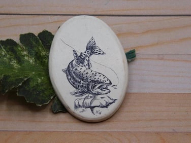 SCRIMSHAW CABOCHON ROCK STONE LAPIDARY SPECIMEN