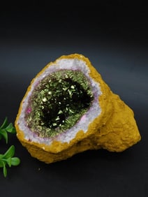 1 POUND PURPLE AND GOLD GEODE ROCK STONE LAPIDARY SPECIMEN