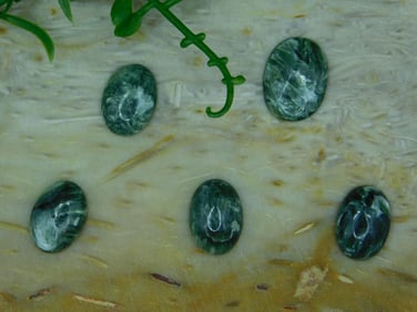 SERAPHINITE CABOCHONS ROCK STONE LAPIDARY SPECIMEN