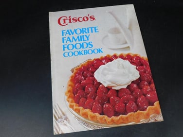 Crisco?s Favorite Family Foods Cookbook, 1973 Edition