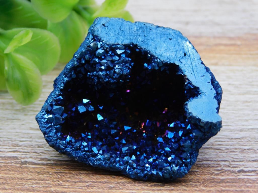 DRUZY TITANIUM GEODE ROCK STONE LAPIDARY SPECIMEN: DRUZY TITANIUM GEODE ROCK STONE LAPIDARY SPECIMEN