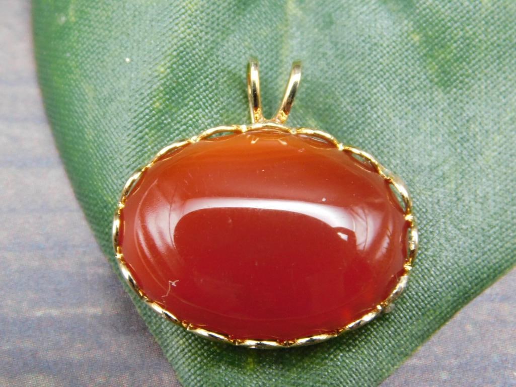 CARNELIAN PENDANT ROCK STONE LAPIDARY SPECIMEN: CARNELIAN PENDANT ROCK STONE LAPIDARY SPECIMEN