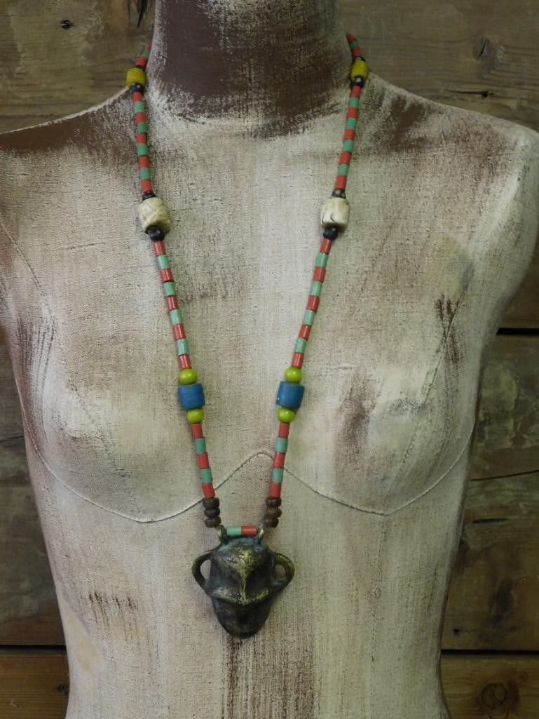 MIXED STONE AFRICAN TRADE BEAD NECKLACE ROCK STONE LAPIDARY SPECIMEN: MIXED STONE AFRICAN TRADE BEAD NECKLACE ROCK STONE LAPIDARY SPECIMEN