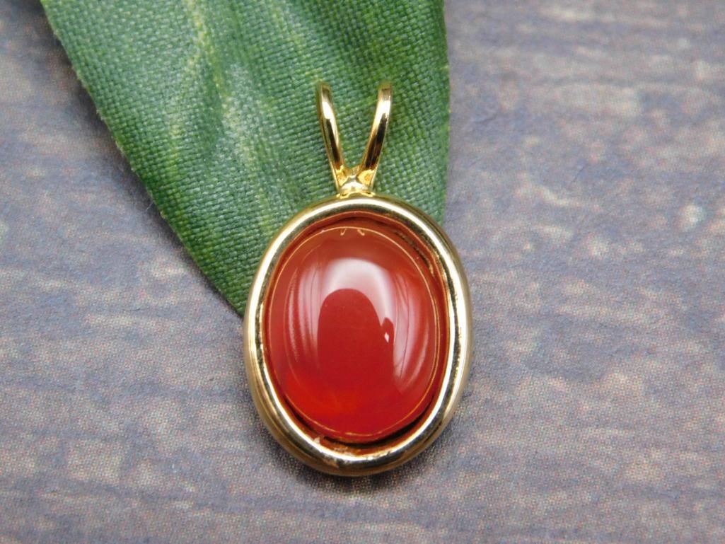 CARNELIAN PENDANT ROCK STONE LAPIDARY SPECIMEN: CARNELIAN PENDANT ROCK STONE LAPIDARY SPECIMEN