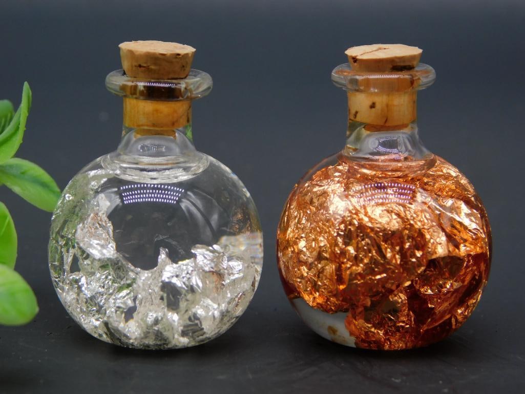 COPPER AND SILVER FLAKES IN BOTTLES ROCK STONE LAPIDARY SPECIMEN (1 of 2)