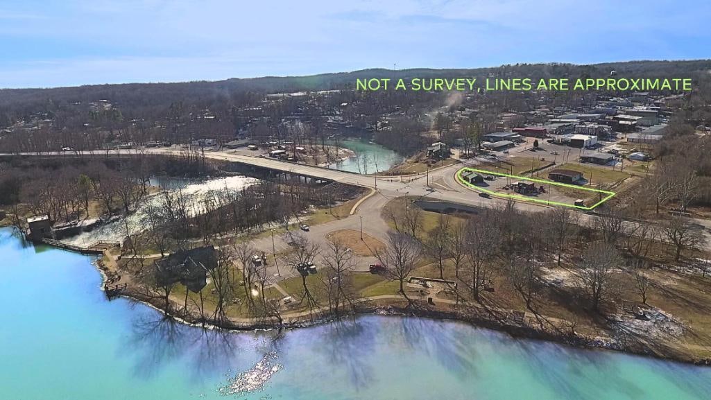REAL ESTATE IN MAMMOTH SPRING, ARKANSAS
