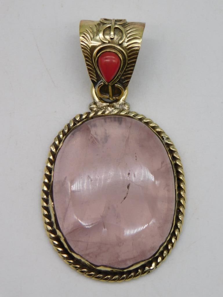 ROSE QUARTZ PENDANT ROCK STONE LAPIDRY SPECIMEN: ROSE QUARTZ PENDANT ROCK STONE LAPIDRY SPECIMEN