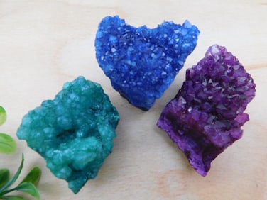 DYED QUARTZ ROCK STONE LAPIDARY SPECIMEN