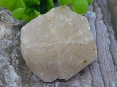 ROSE QUARTZ ROCK STONE LAPIDARY SPECIMEN