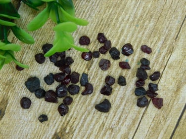 GARNET ROCK STONE LAPIDARY SPECIMEN