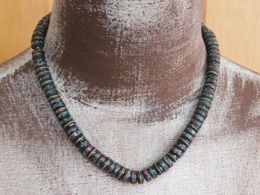 AFRICAN TRADE BEADS ROCK STONE LAPIDARY SPECIMEN