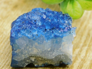 DYED QUARTZ ROCK STONE LAPIDARY SPECIMEN