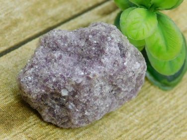 LEPIDOLITE ROCK STONE LAPIDARY SPECIMEN