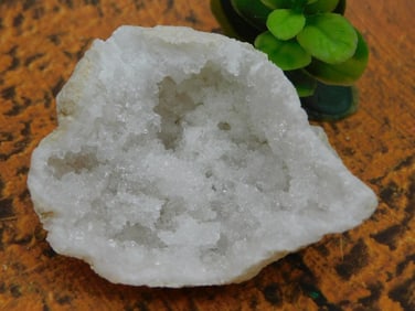 GEODE ROCK STONE LAPIDARY SPECIMEN