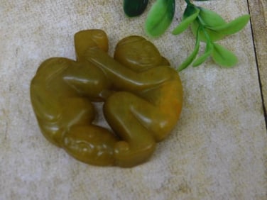 CARVED JADE ROCK STONE LAPIDARY SPECIMEN