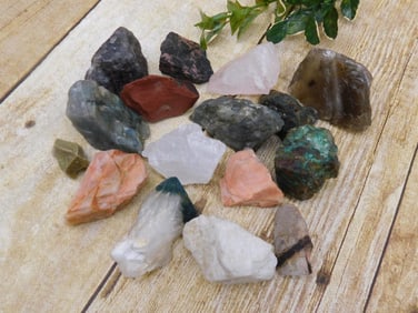 MIXED ROUGH ROCK ROCK STONE LAPIDARY SPECIMEN