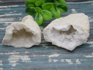 GEODE ROCK STONE LAPIDARY SPECIMEN
