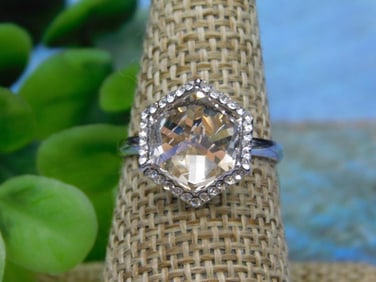 STONE RING ROCK STONE LAPIDARY SPECIMEN