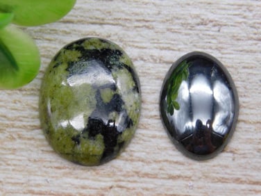 CABOCHONS ROCK STONE LAPIDARY SPECIMEN